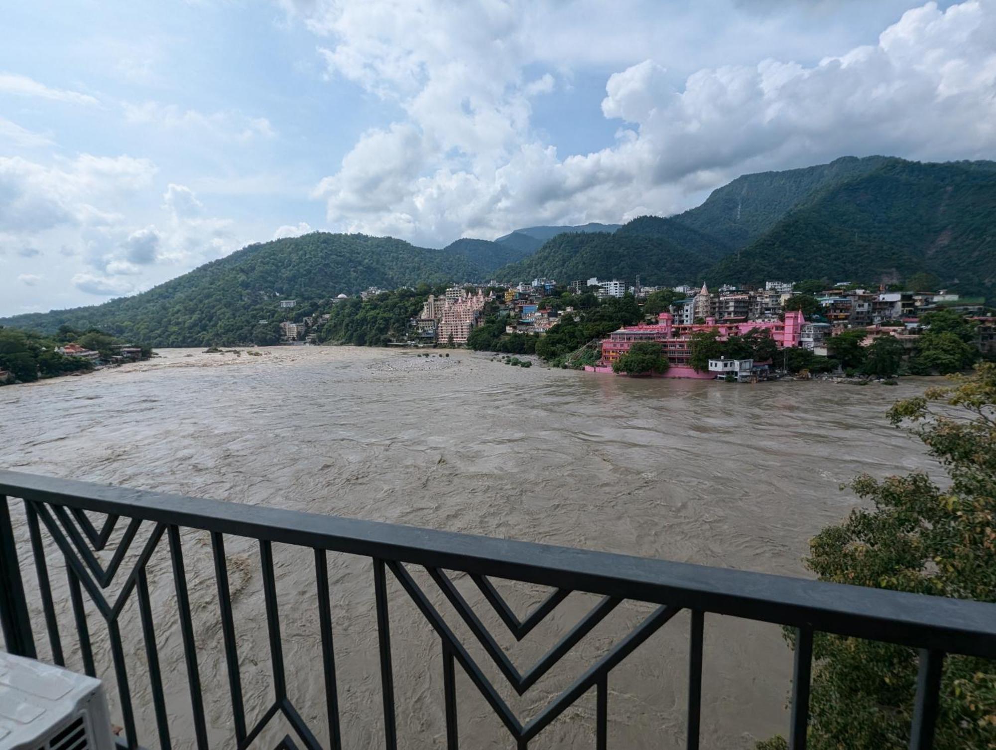 Hostel Joey'S By The Ganges Rishīkesh Exterior foto