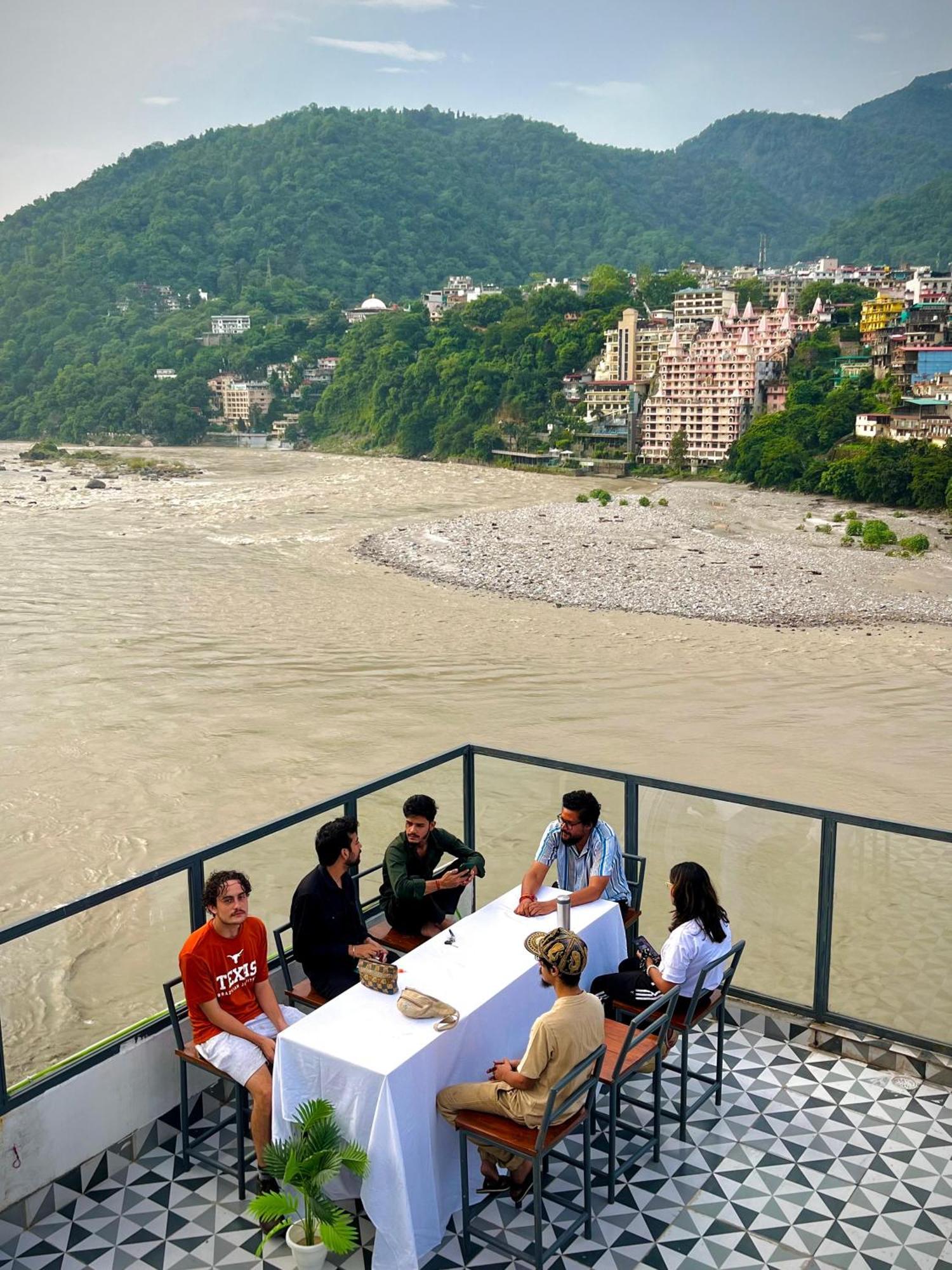 Hostel Joey'S By The Ganges Rishīkesh Exterior foto