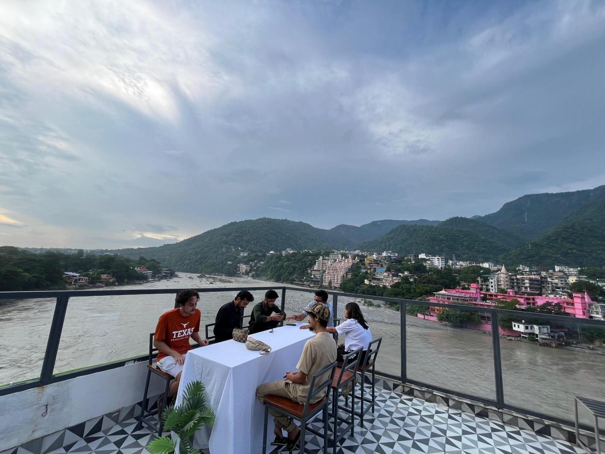 Hostel Joey'S By The Ganges Rishīkesh Exterior foto